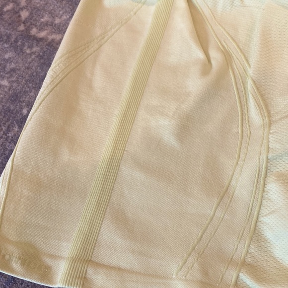 NEW BALANCE LIME GREEN STRETCHY TOP - Picture 9 of 15